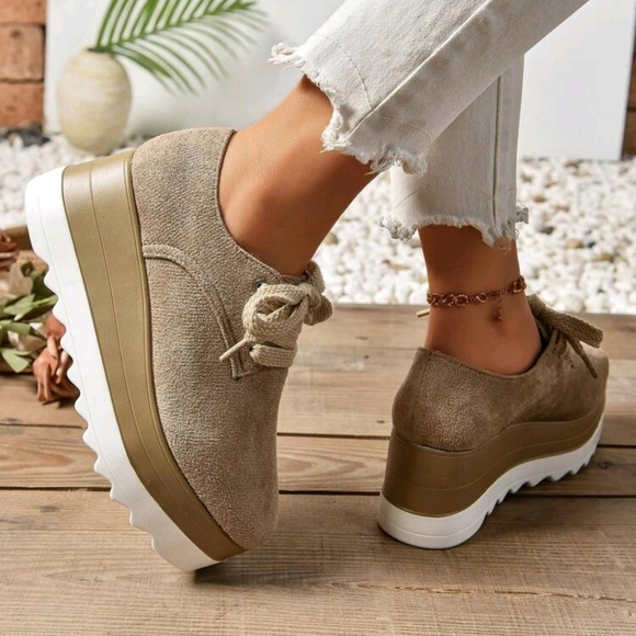Women's Chunky Platform Lace-Up Suede Oxfords, Khaki Color, Fashionable Casual - Picture 2 of 6
